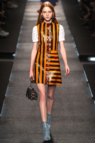 Look 9